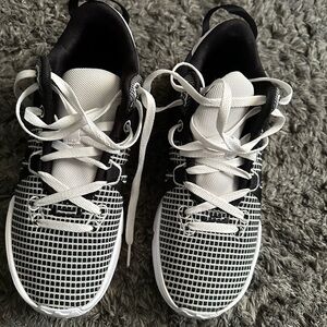 Men’s Lebron 7 Witness - Size 7.5